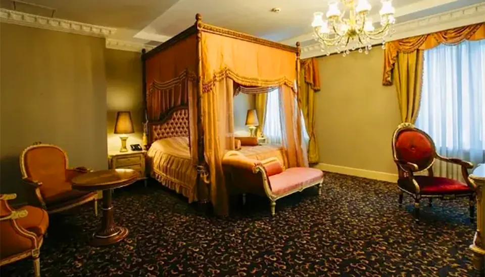 هتل اینتوریست پالاس باتومی